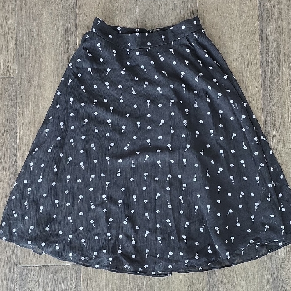 Ann Taylor Black A-Line Flowy Skirt with White Floral Pattern